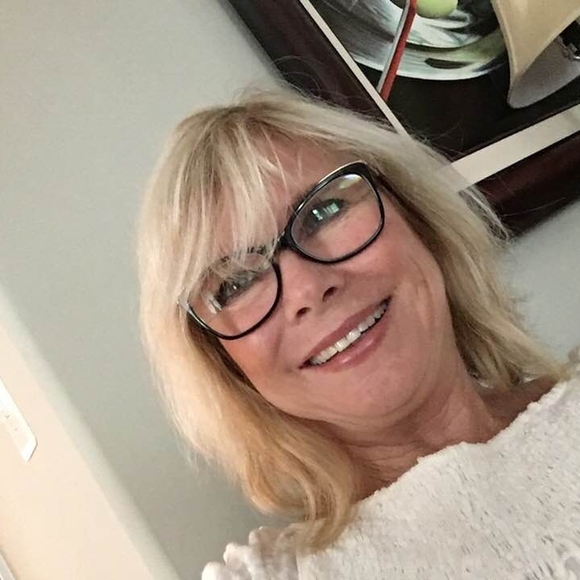 Meet your Posher, Rebecca - Picture 1 of 1